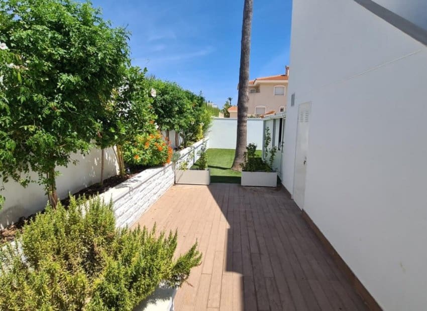 4 Zimmer Villa zu verkaufen in Dona Pepa mit Pool - 530.000 € (Ref: 10071704)