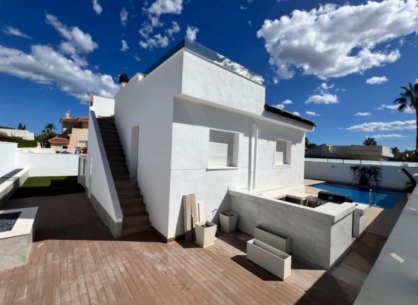 4 Zimmer Villa zu verkaufen in Dona Pepa mit Pool - 530.000 € (Ref: 10071704)
