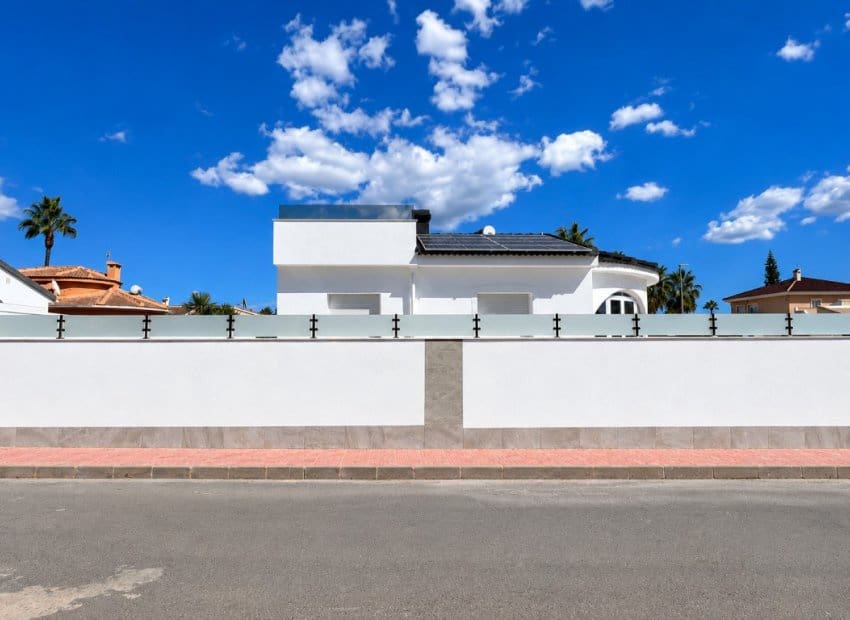 4 Zimmer Villa zu verkaufen in Dona Pepa mit Pool - 530.000 € (Ref: 10071704)