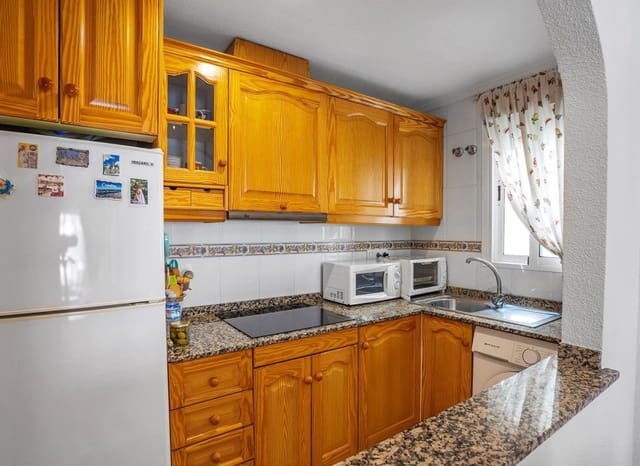 2 chambre Appartement à vendre à Centro - Muelle Pesquero, Torrevieja - 125 000 € (Ref: 10076853)