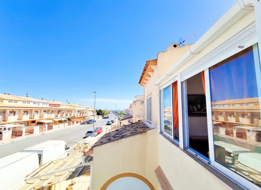 2 makuuhuone Omakotitalo myytävänä paikassa Playa Flamenca mukana uima-altaan - 229 900 € (Ref: 10076855)