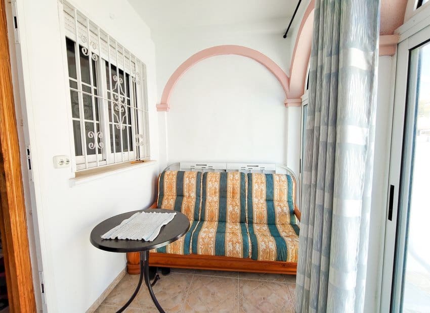 2 makuuhuone Omakotitalo myytävänä paikassa Playa Flamenca mukana uima-altaan - 229 900 € (Ref: 10076855)