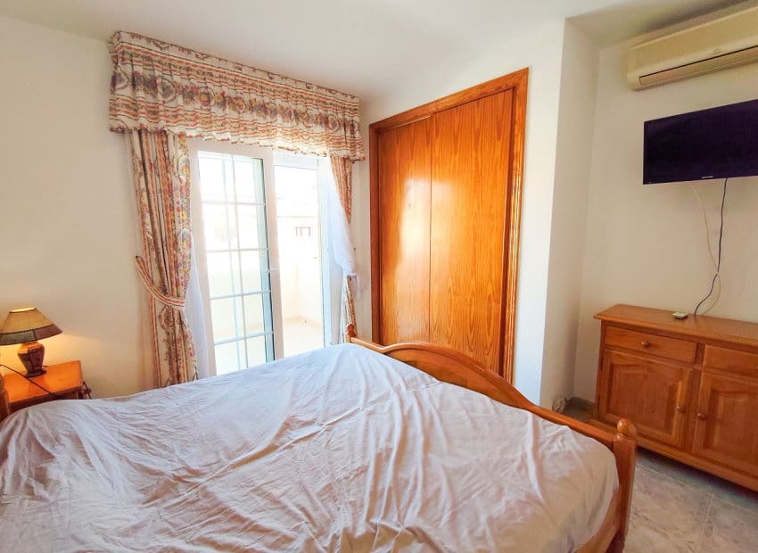 2 makuuhuone Omakotitalo myytävänä paikassa Playa Flamenca mukana uima-altaan - 229 900 € (Ref: 10076855)