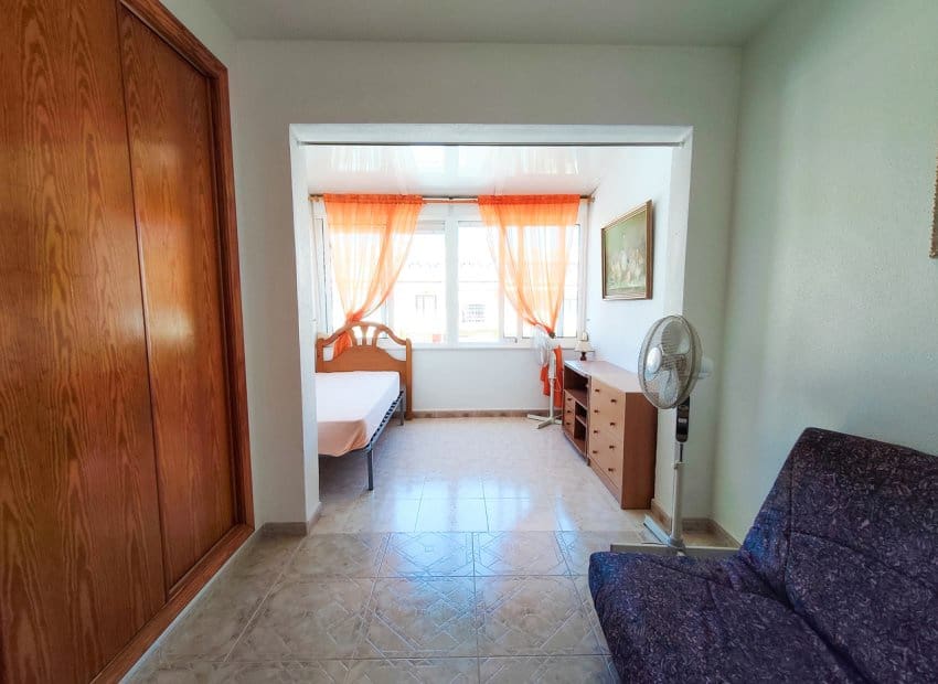 2 makuuhuone Omakotitalo myytävänä paikassa Playa Flamenca mukana uima-altaan - 229 900 € (Ref: 10076855)