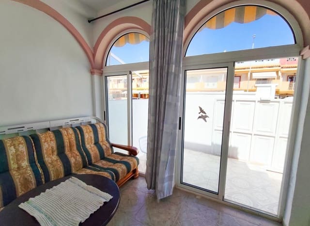2 makuuhuone Omakotitalo myytävänä paikassa Playa Flamenca, Orihuela mukana uima-altaan - 229 900 € (Ref: 10076855)