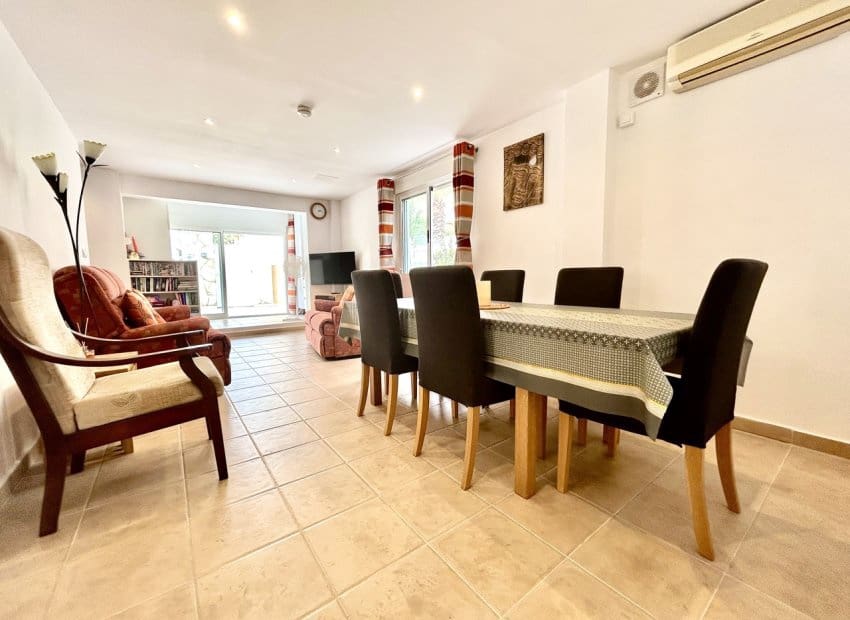 5 camera da letto Villa in vendita in Villamartin con piscina - 269.000 € (Rif: 10076856)