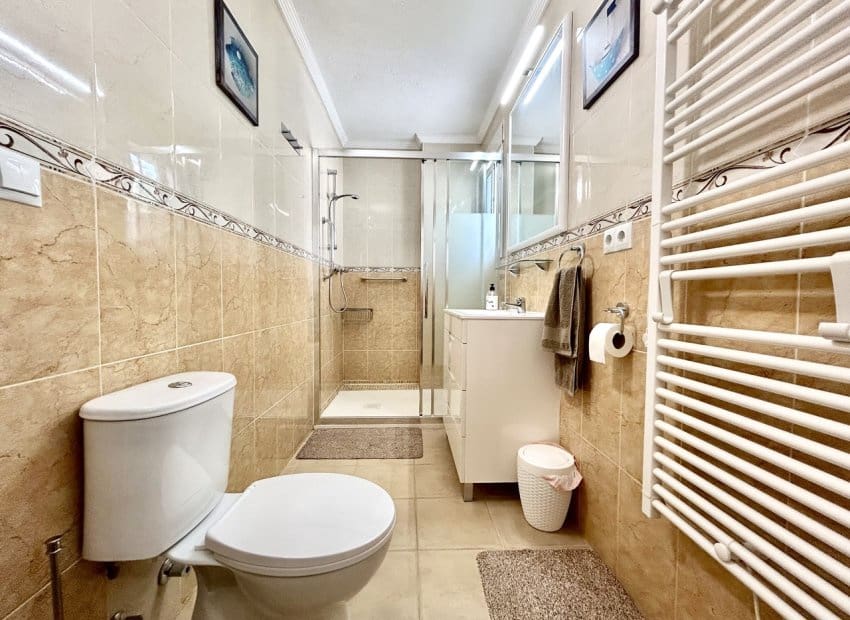 5 camera da letto Villa in vendita in Villamartin con piscina - 269.000 € (Rif: 10076856)