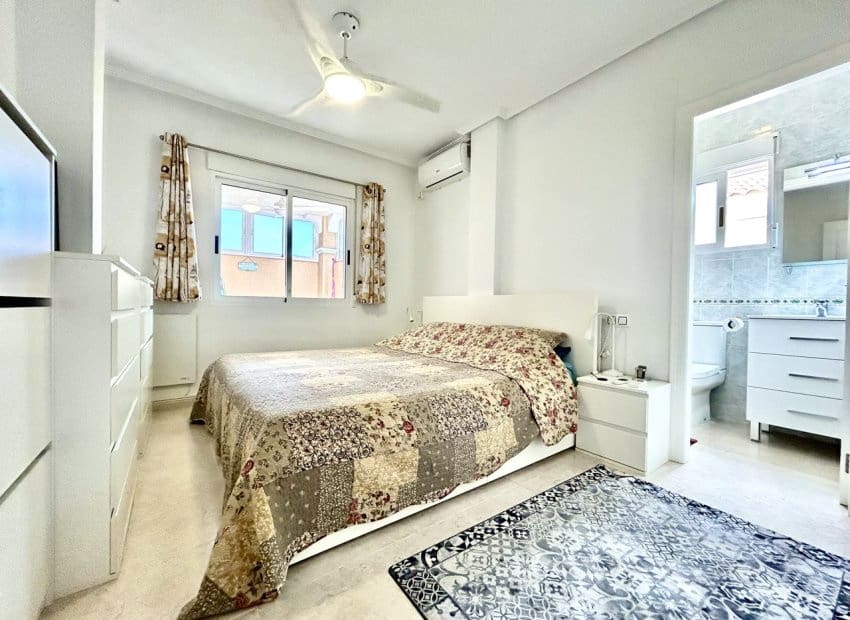 5 camera da letto Villa in vendita in Villamartin con piscina - 269.000 € (Rif: 10076856)