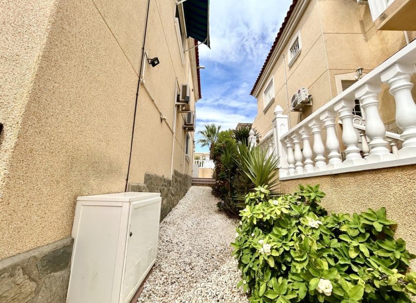 5 camera da letto Villa in vendita in Villamartin con piscina - 269.000 € (Rif: 10076856)