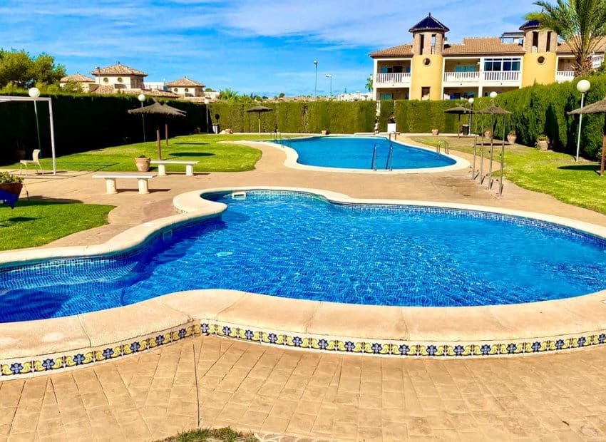 5 camera da letto Villa in vendita in Villamartin con piscina - 269.000 € (Rif: 10076856)