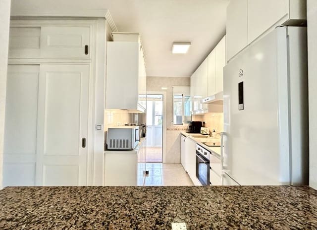 5 Zimmer Villa zu verkaufen in Villamartin, Orihuela mit Pool - 269.000 € (Ref: 10076856)