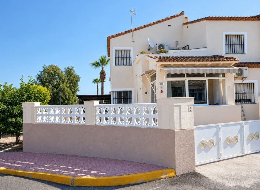 Casa de 2 habitaciones en Algorfa en venta con piscina - 215.000 € (Ref: 10078807)