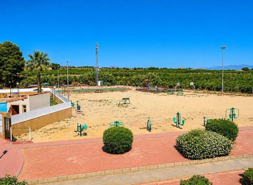 Casa de 2 habitaciones en Algorfa en venta con piscina - 215.000 € (Ref: 10078807)