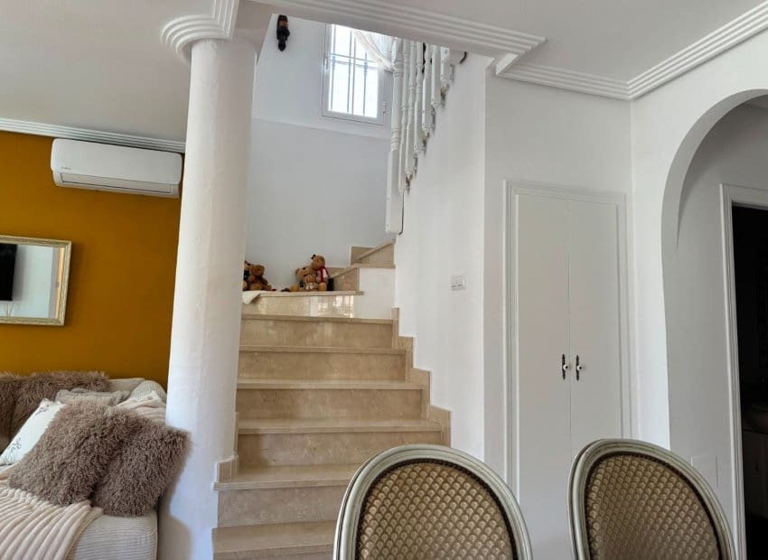 2 quarto Moradia para venda em El Raso com piscina - 299 500 € (Ref: 10082086)