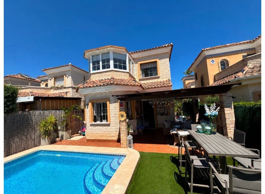 2 quarto Moradia para venda em El Raso com piscina - 299 500 € (Ref: 10082086)