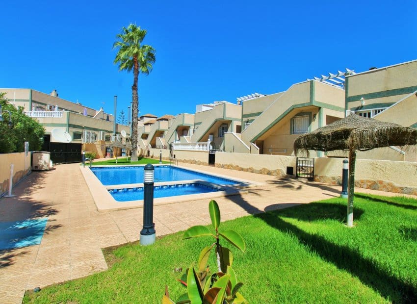 4 camera da letto Villa in vendita in Villamartin con piscina - 419.000 € (Rif: 10082087)