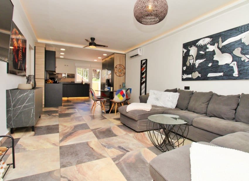 4 camera da letto Villa in vendita in Villamartin con piscina - 419.000 € (Rif: 10082087)