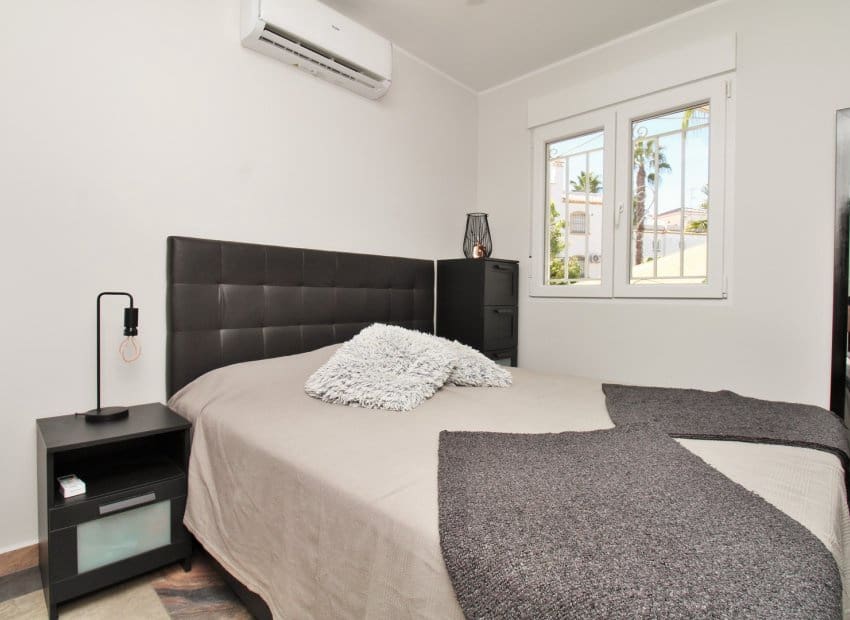 4 camera da letto Villa in vendita in Villamartin con piscina - 419.000 € (Rif: 10082087)