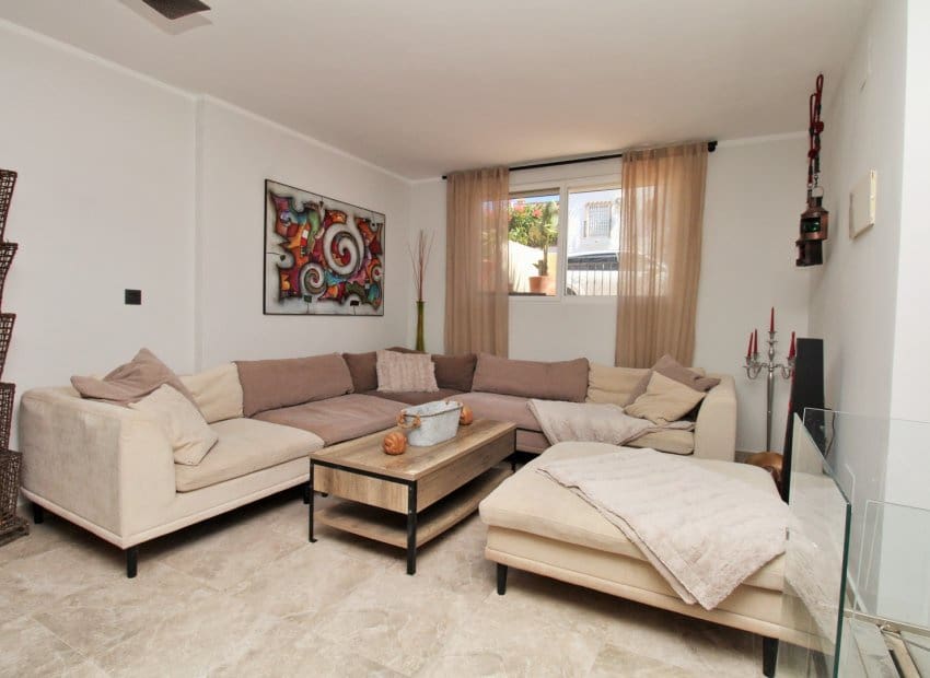 4 camera da letto Villa in vendita in Villamartin con piscina - 419.000 € (Rif: 10082087)