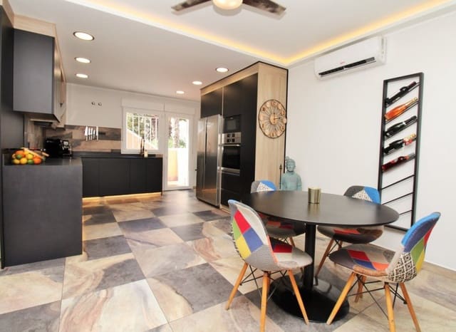 4 camera da letto Villa in vendita in Villamartin, Orihuela con piscina - 419.000 € (Rif: 10082087)