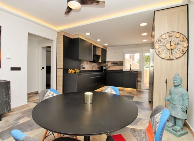 4 camera da letto Villa in vendita in Villamartin, Orihuela con piscina - 419.000 € (Rif: 10082087)