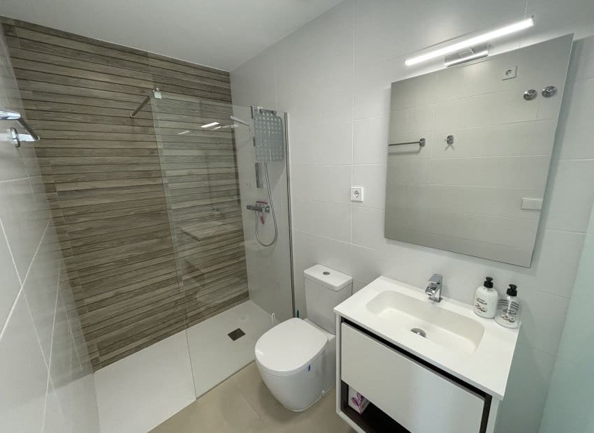 2 soveværelse Lejlighed til salg i Vistabella med swimmingpool - € 259.950 (Ref: 10082091)