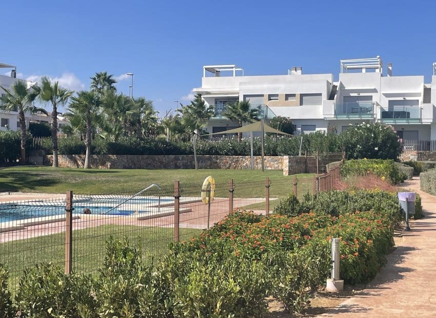 2 soveværelse Lejlighed til salg i Vistabella med swimmingpool - € 259.950 (Ref: 10082091)