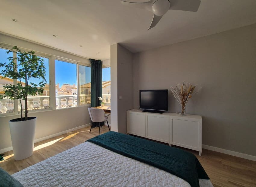 3 soverom Hus til salgs i La Florida med svømmebasseng - € 268 800 (Ref: 10091366)