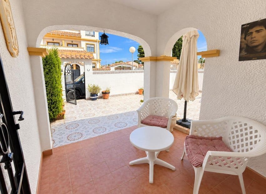 Casa de 3 habitaciones en El Limonar en venta con piscina - 239.900 € (Ref: 10091369)
