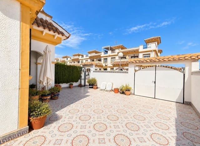 Casa de 3 habitaciones en El Limonar, Torrevieja en venta con piscina - 239.900 € (Ref: 10091369)