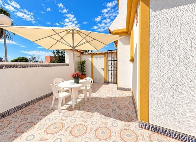 Casa de 3 habitaciones en El Limonar, Torrevieja en venta con piscina - 239.900 € (Ref: 10091369)