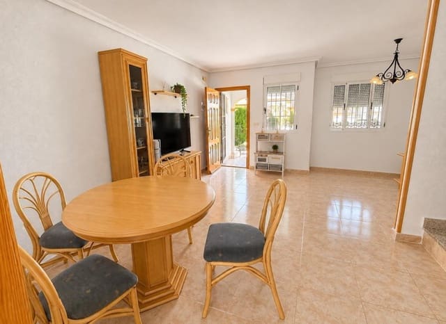 Casa de 3 habitaciones en El Limonar, Torrevieja en venta con piscina - 239.900 € (Ref: 10091369)