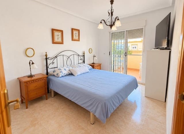 Casa de 3 habitaciones en El Limonar, Torrevieja en venta con piscina - 239.900 € (Ref: 10091369)