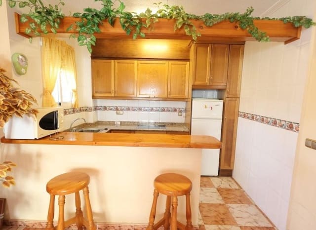 2 makuuhuone Omakotitalo myytävänä paikassa Playa Flamenca, Orihuela mukana uima-altaan 
autotalli - 240 000 € (Ref: 10091376)