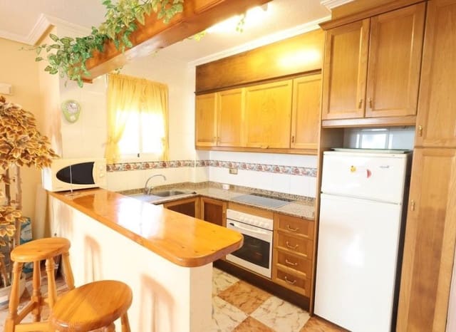 2 makuuhuone Omakotitalo myytävänä paikassa Playa Flamenca, Orihuela mukana uima-altaan 
autotalli - 240 000 € (Ref: 10091376)