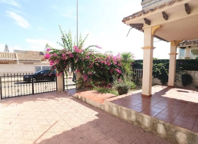 2 makuuhuone Omakotitalo myytävänä paikassa Playa Flamenca, Orihuela mukana uima-altaan 
autotalli - 240 000 € (Ref: 10091376)
