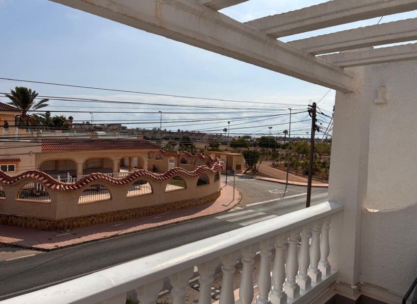 2 Zimmer Apartment zu verkaufen in Orihuela mit Pool - 149.999 € (Ref: 10091381)
