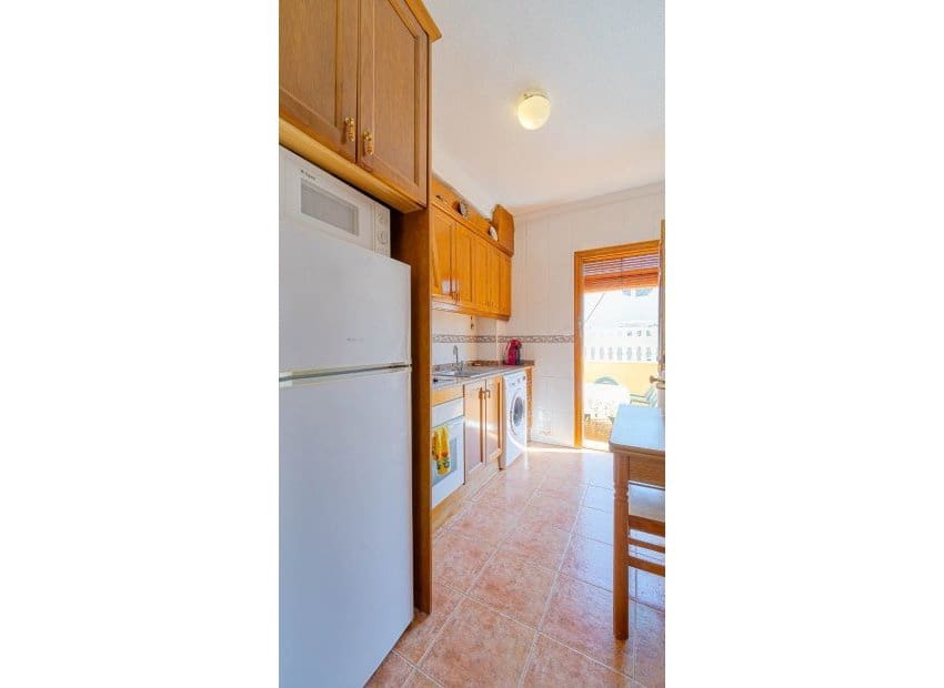 2 makuuhuone Huoneisto myytävänä paikassa Orihuela Costa mukana uima-altaan - 184 900 € (Ref: 10095729)