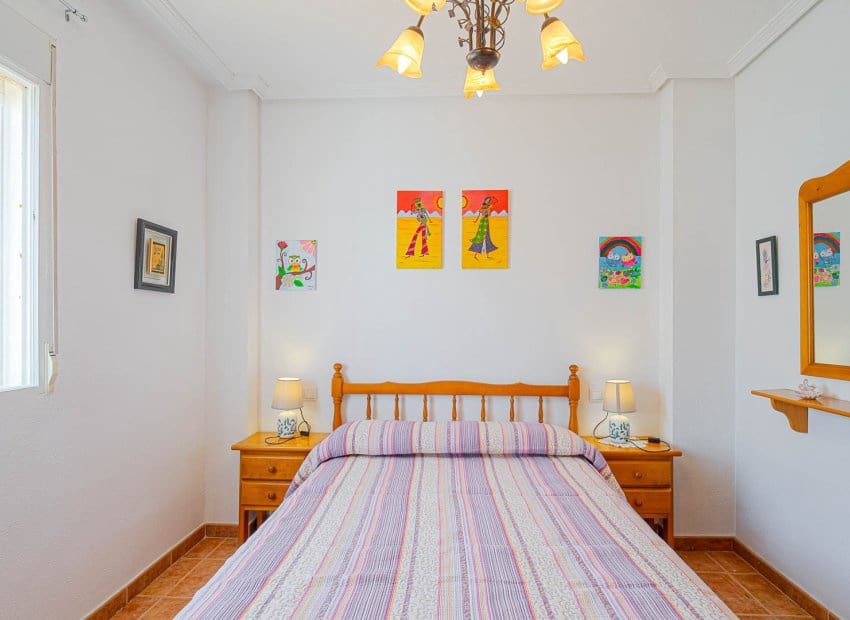 2 makuuhuone Huoneisto myytävänä paikassa Orihuela Costa mukana uima-altaan - 184 900 € (Ref: 10095729)
