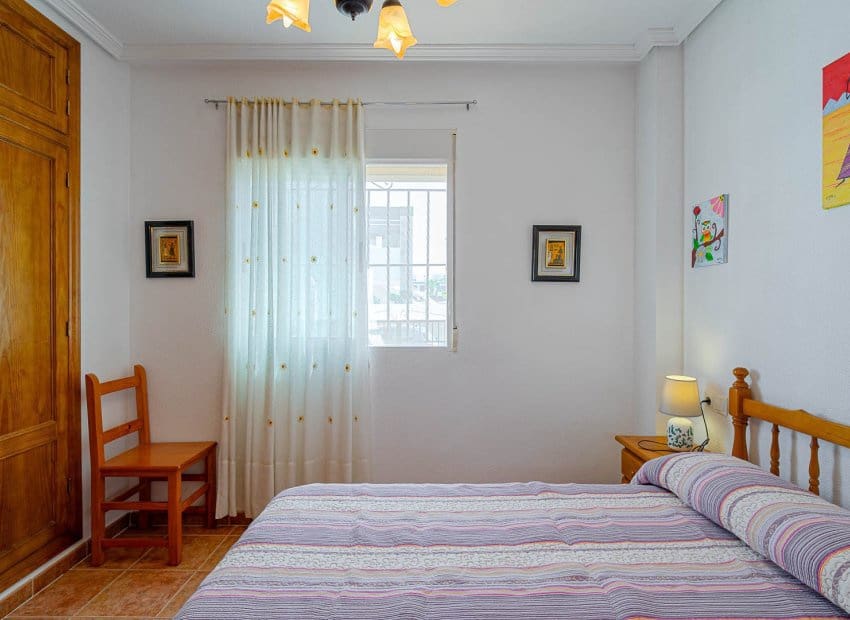 2 makuuhuone Huoneisto myytävänä paikassa Orihuela Costa mukana uima-altaan - 184 900 € (Ref: 10095729)