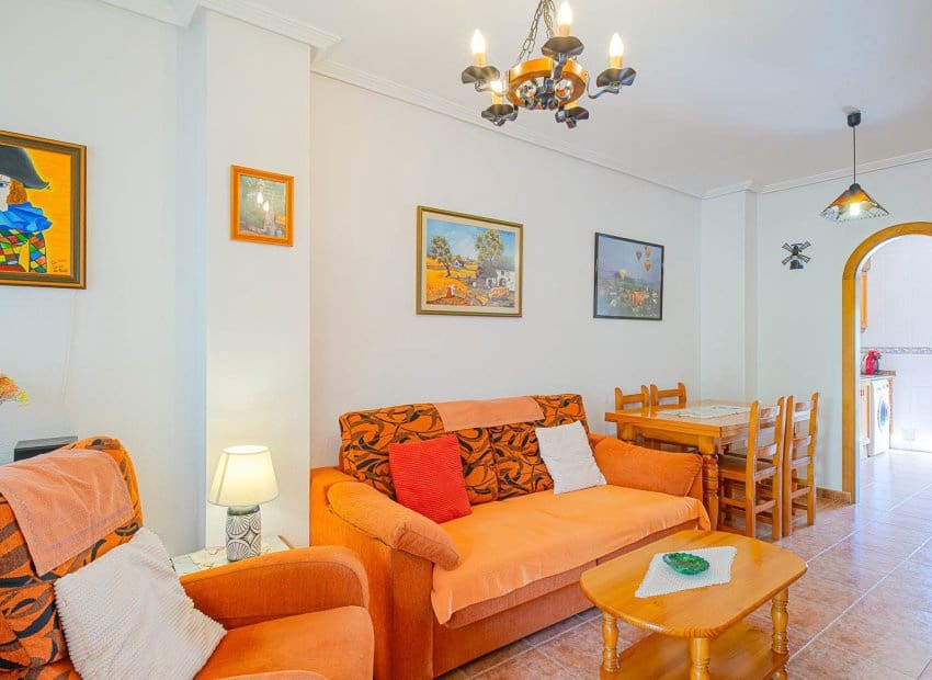 2 makuuhuone Huoneisto myytävänä paikassa Orihuela Costa mukana uima-altaan - 184 900 € (Ref: 10095729)