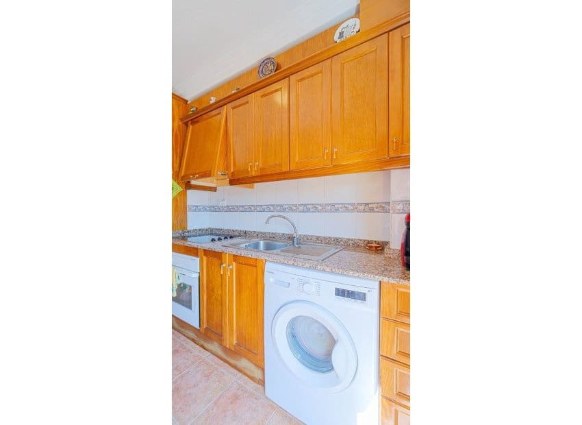 2 makuuhuone Huoneisto myytävänä paikassa Orihuela Costa mukana uima-altaan - 184 900 € (Ref: 10095729)