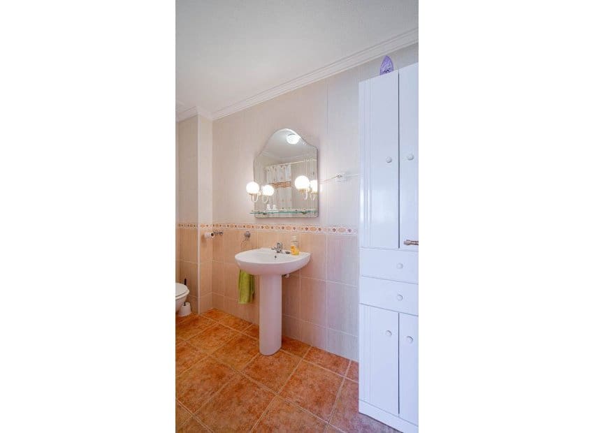 2 makuuhuone Huoneisto myytävänä paikassa Orihuela Costa mukana uima-altaan - 184 900 € (Ref: 10095729)