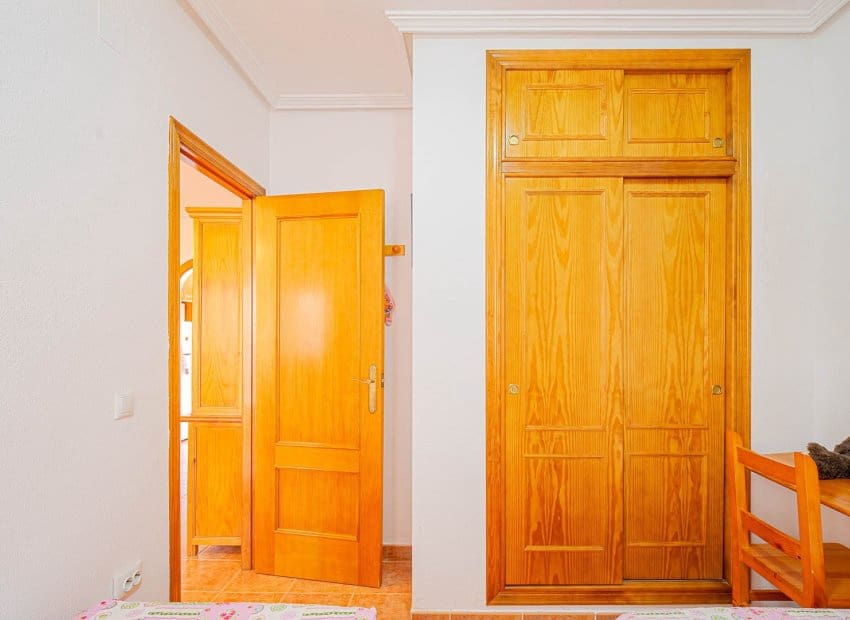 2 makuuhuone Huoneisto myytävänä paikassa Orihuela Costa mukana uima-altaan - 184 900 € (Ref: 10095729)