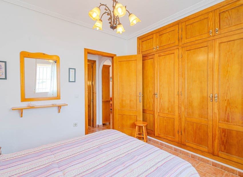 2 makuuhuone Huoneisto myytävänä paikassa Orihuela Costa mukana uima-altaan - 184 900 € (Ref: 10095729)
