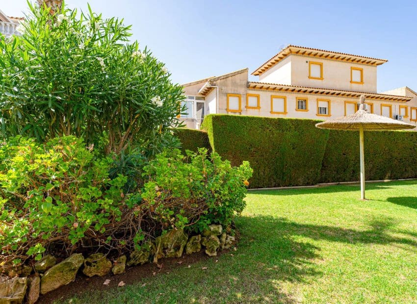2 makuuhuone Huoneisto myytävänä paikassa Orihuela Costa mukana uima-altaan - 184 900 € (Ref: 10095729)