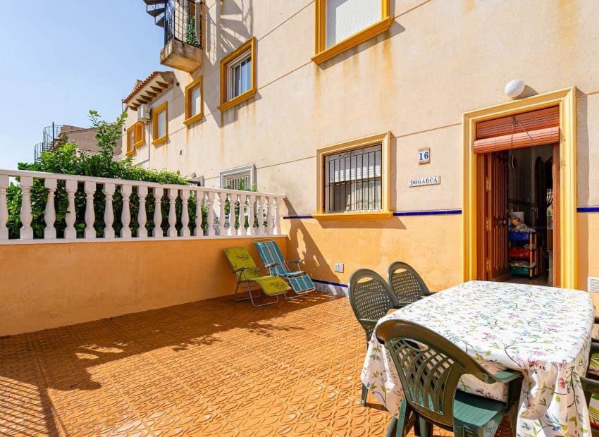 2 makuuhuone Huoneisto myytävänä paikassa Orihuela Costa mukana uima-altaan - 184 900 € (Ref: 10095729)