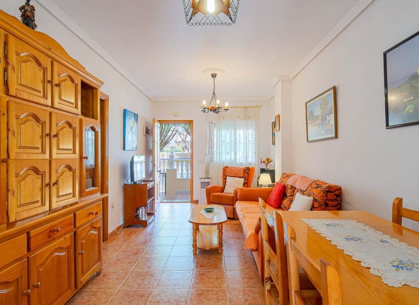 2 makuuhuone Huoneisto myytävänä paikassa Orihuela Costa mukana uima-altaan - 184 900 € (Ref: 10095729)