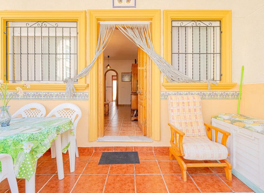 2 makuuhuone Huoneisto myytävänä paikassa Orihuela Costa mukana uima-altaan - 184 900 € (Ref: 10095729)