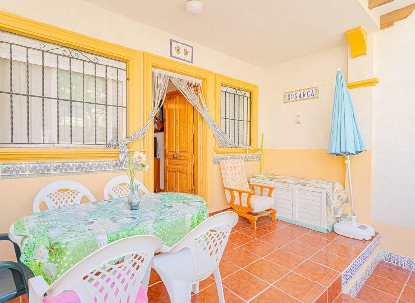 2 makuuhuone Huoneisto myytävänä paikassa Orihuela Costa mukana uima-altaan - 184 900 € (Ref: 10095729)